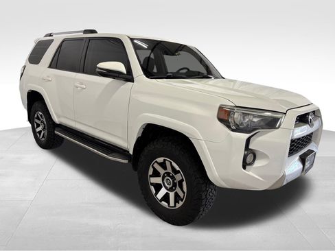 Used 2019 Toyota 4Runner SR5 Premium image 3
