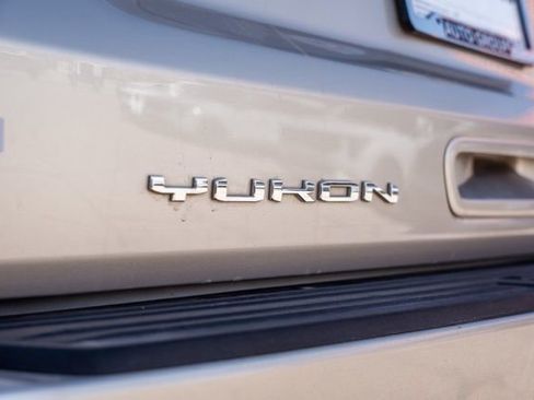 Used 2023 GMC Yukon SLE image 10