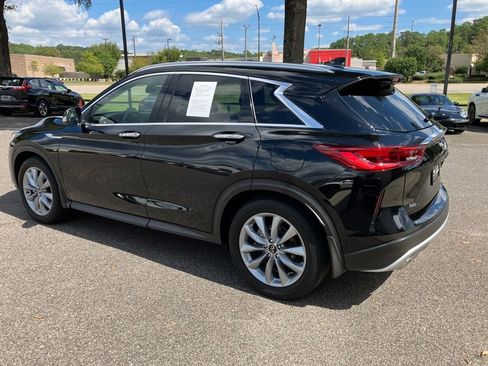 Certified 2022 INFINITI QX50 Essential image 9