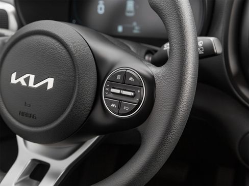 Used 2025 Kia Soul LX w/ LX Technology Package FWD image 40