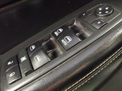 Used 2017 Jeep Grand Cherokee Limited w/ Luxury Group II image 27
