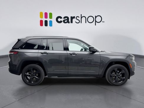 Used 2023 Jeep Grand Cherokee Altitude AWD/4WD image 6