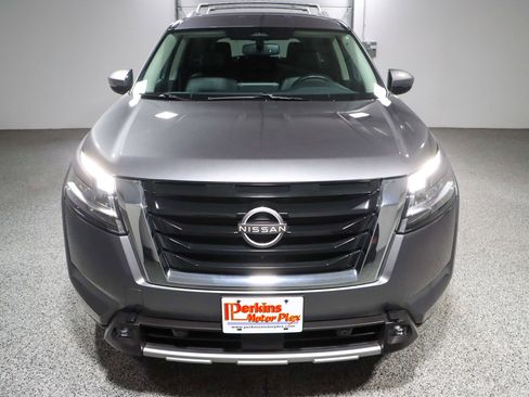 Used 2022 Nissan Pathfinder SL image 4