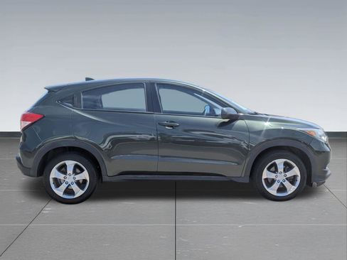 Used 2017 Honda HR-V LX image 6