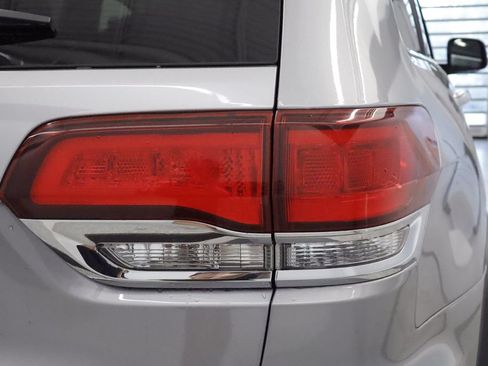 Certified 2020 Jeep Grand Cherokee Limited w/ Luxury Group II AWD/4WD image 13