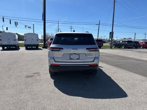 Used 2024 Jeep Grand Cherokee L Limited w/ Luxury Tech Group II image 9