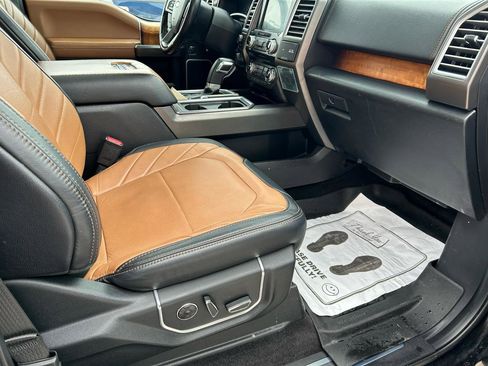 Used 2016 Ford F150 Limited image 12