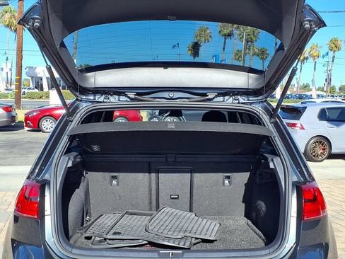 Used 2017 Volkswagen GTI SE FWD image 29