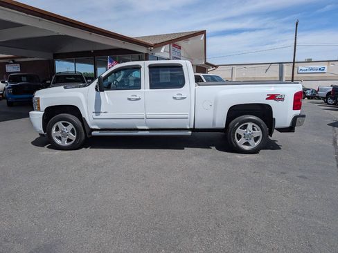Used 2013 Chevrolet Silverado 2500 LTZ w/ LTZ Plus Package AWD/4WD image 4