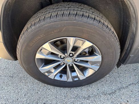 Used 2025 Chevrolet Equinox LT FWD image 30
