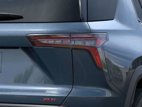 New 2026 Chevrolet Equinox RS w/ LPO, Floor Liner Package FWD image 11