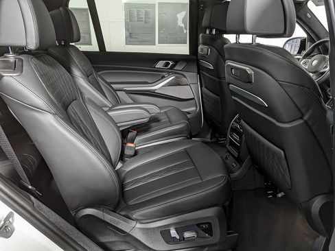 Certified 2025 BMW X7 M60i image 49