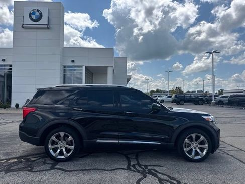 Used 2020 Ford Explorer Platinum w/ Premium Technology Package AWD/4WD image 3
