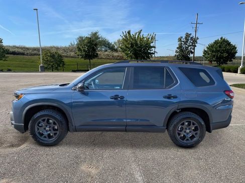 New 2026 Honda Pilot TrailSport image 2