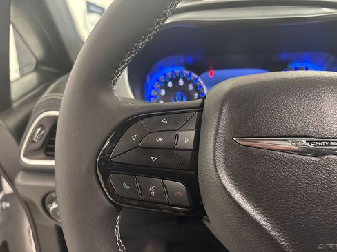 Used 2026 Chrysler Pacifica Limited w/ S Appearance Package image 21