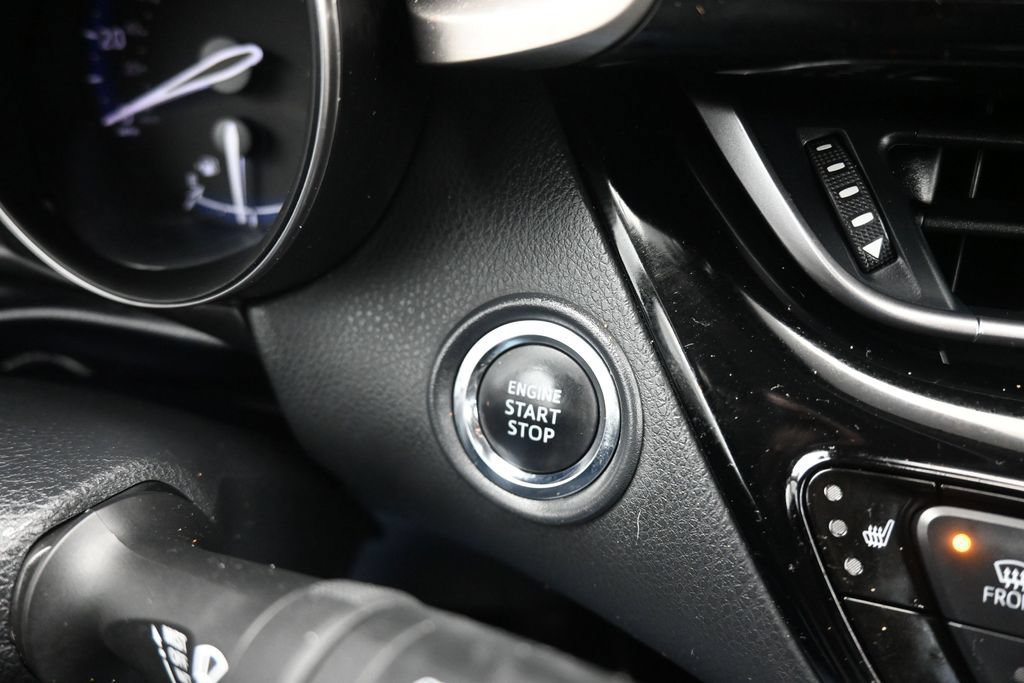 Used 2021 Toyota C-HR Limited FWD image 20