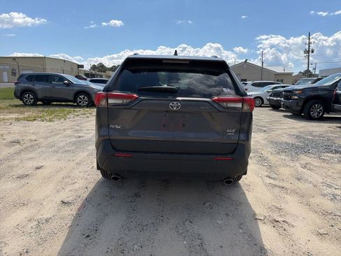 Used 2025 Toyota RAV4 XLE w/ Convenience Package image 4