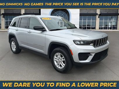 Used 2024 Jeep Grand Cherokee Laredo