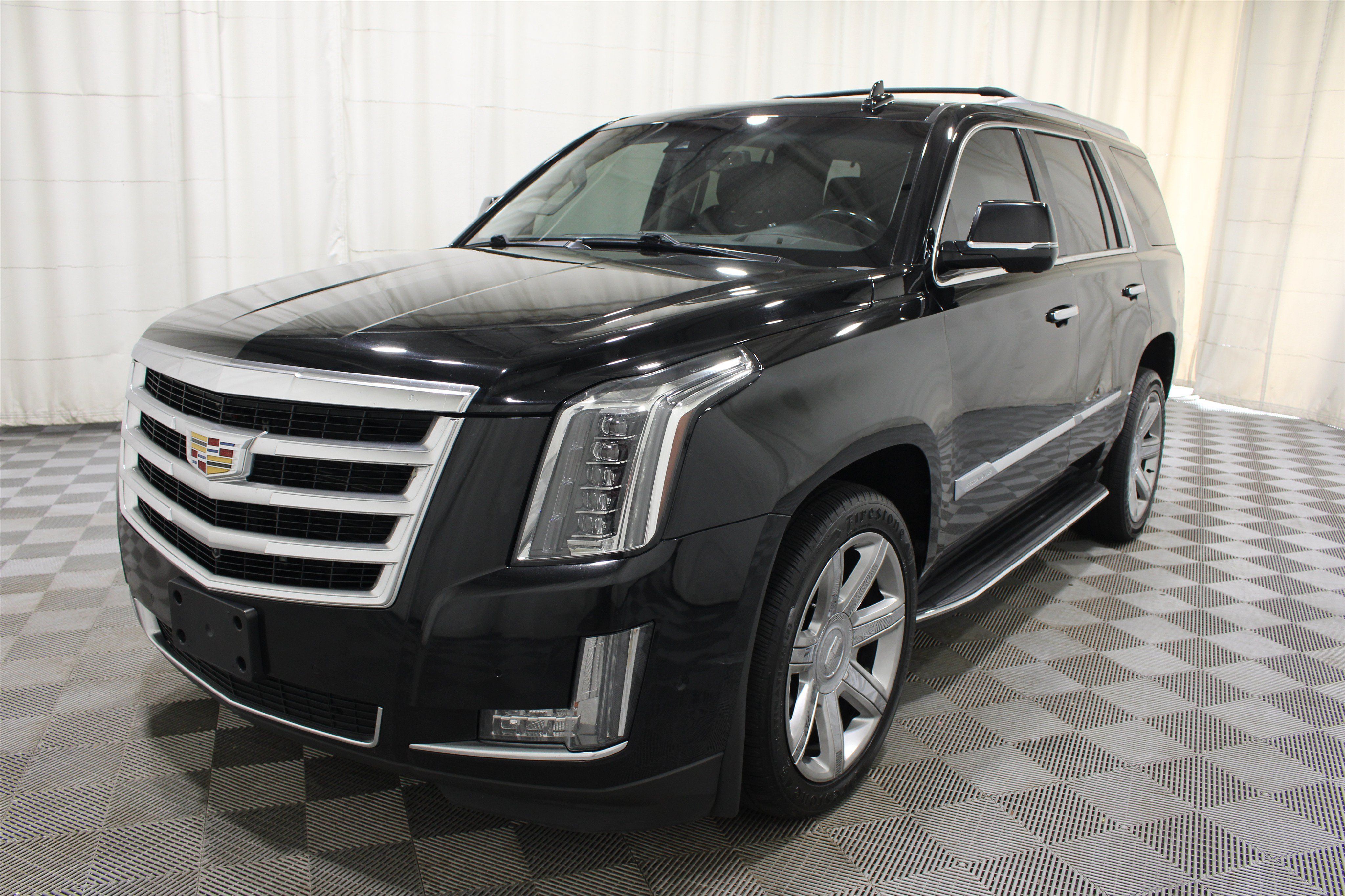 Used 2018 Cadillac Escalade Luxury AWD/4WD image 35