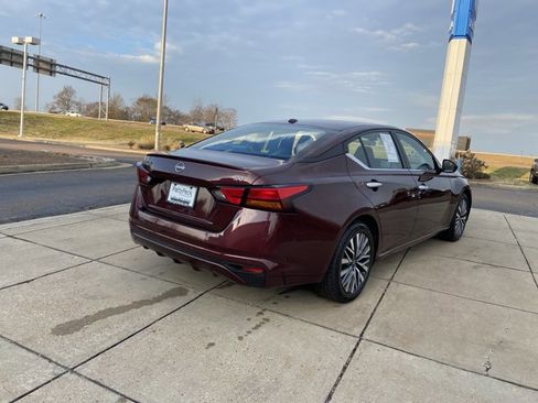Used 2024 Nissan Altima 2.5 SV image 10