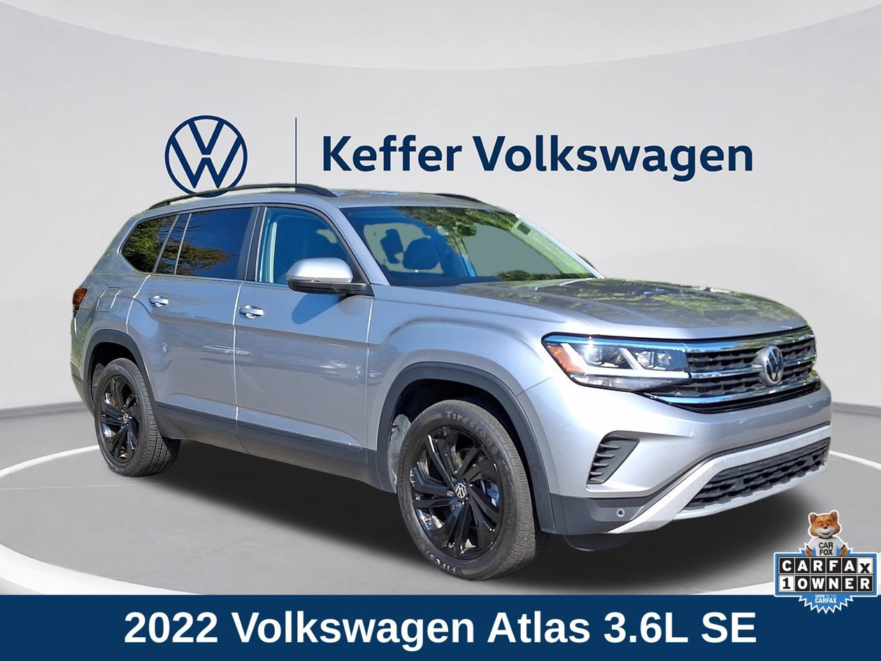 Certified 2022 Volkswagen Atlas SE w/ Black Wheel Package FWD image 1