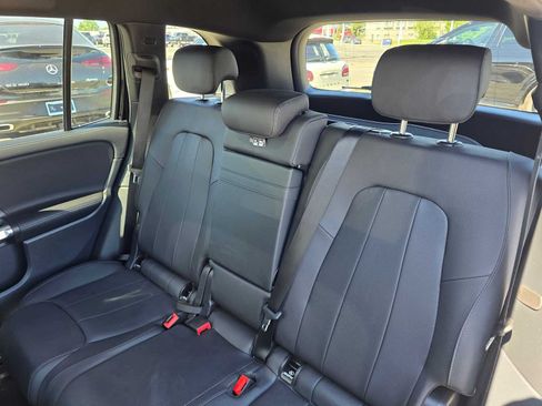 Used 2026 Mercedes-Benz GLB 250 4MATIC image 17