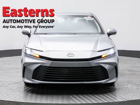 Used 2025 Toyota Camry LE image 2