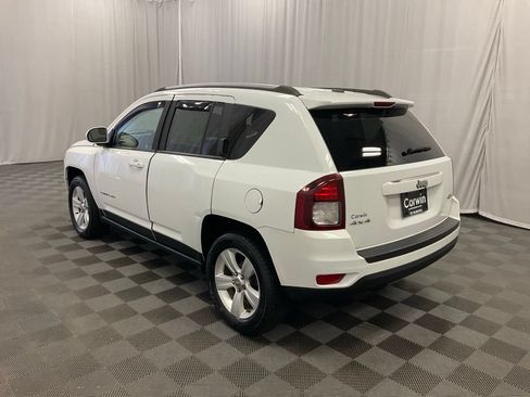 Used 2016 Jeep Compass Latitude AWD/4WD image 4