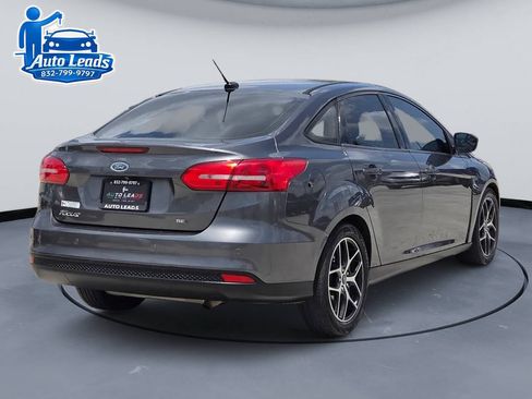 Used 2018 Ford Focus SEL FWD image 5