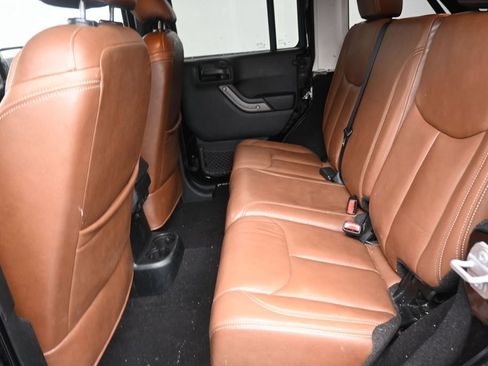 Used 2018 Jeep Wrangler Unlimited Sport S AWD/4WD image 14