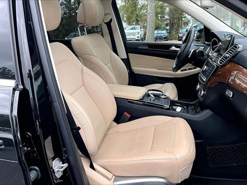 Used 2019 Mercedes-Benz GLS 550 4MATIC image 9