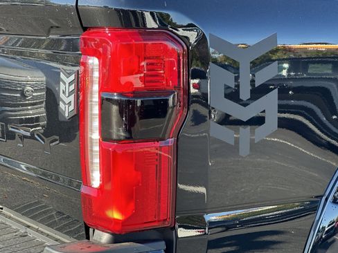 New 2026 Ford F250 Lariat w/ Black Appearance Package image 37