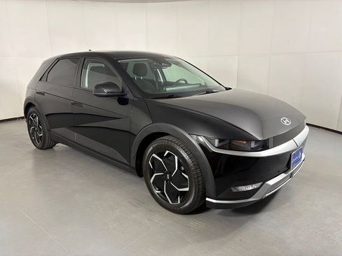 Used 2024 Hyundai Ioniq 5 SEL RWD image 4