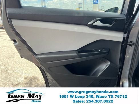 Used 2022 Volkswagen Taos SEL w/ Panoramic Sunroof Package AWD/4WD image 19