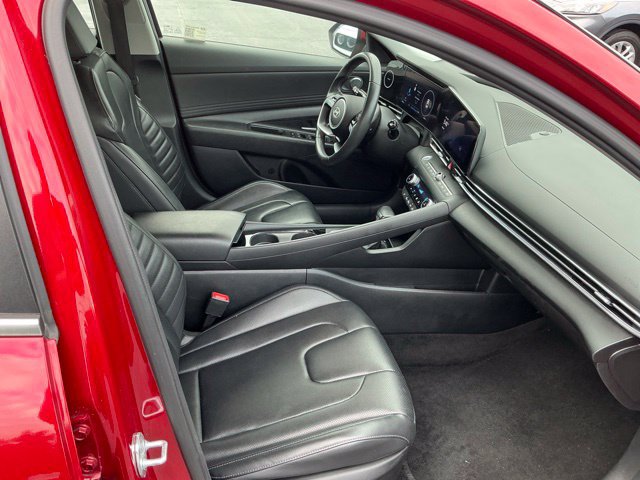 Used 2025 Hyundai Elantra Limited FWD image 14