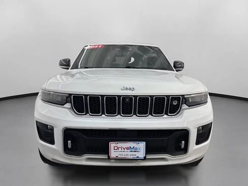 Used 2021 Jeep Grand Cherokee L Overland w/ Advanced Protech Group III AWD/4WD image 2