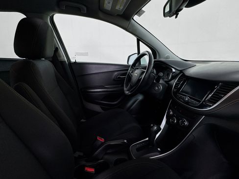 Used 2022 Chevrolet Trax LS w/ Tint and Cruise Package AWD/4WD image 26