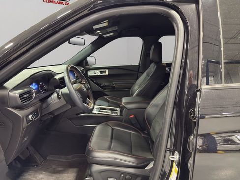 Used 2023 Ford Explorer ST-Line w/ Class IV Trailer Tow Package image 3