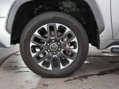 Used 2024 Toyota Tundra Limited AWD/4WD image 28