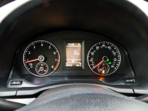 Used 2013 Volkswagen Eos image 13