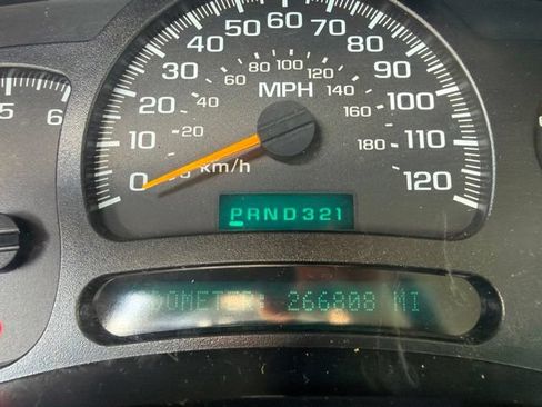 Used 2005 Chevrolet Silverado 1500 4x4 Crew Cab w/ Light Duty Power Package image 8