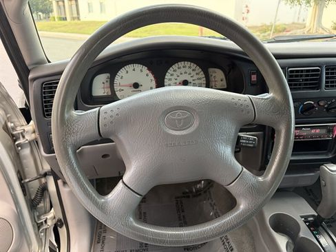Used 2004 Toyota Tacoma PreRunner RWD image 16