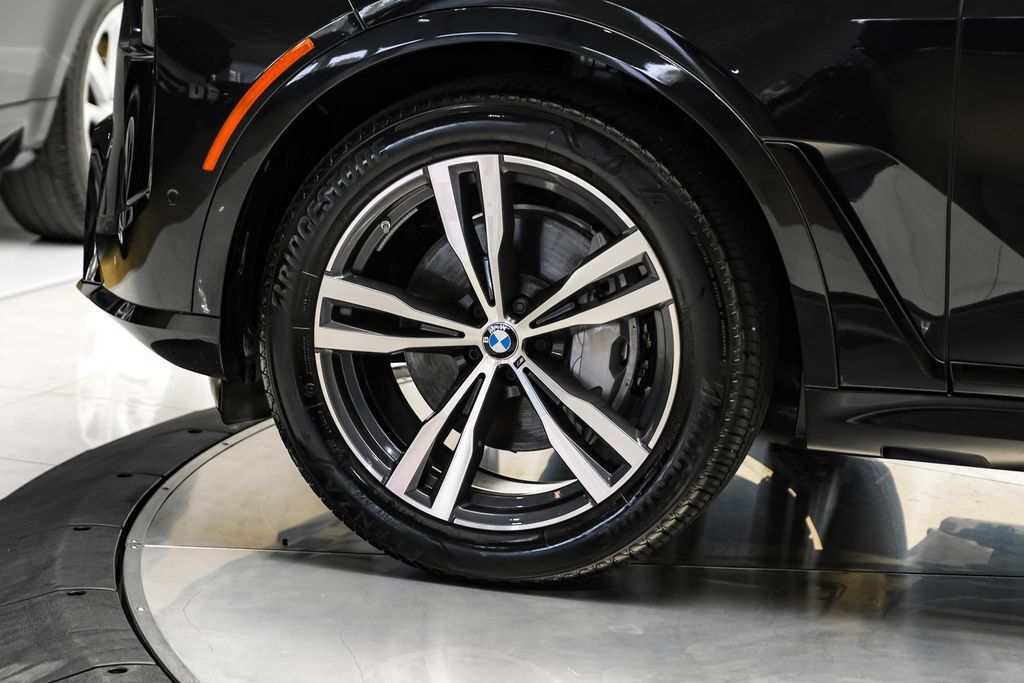 Used 2025 BMW X7 xDrive40i w/ M Sport Package AWD/4WD image 60