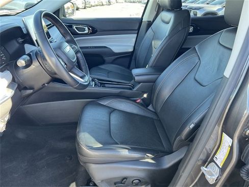 Used 2022 Jeep Compass Limited image 13