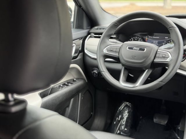 Used 2024 Jeep Compass Limited AWD/4WD image 34