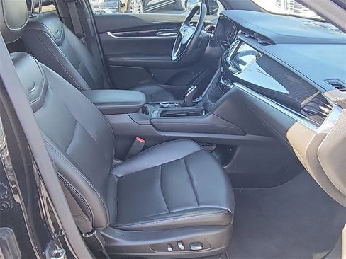 Certified 2022 Cadillac XT6 Premium Luxury image 27