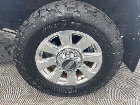 Used 2022 Ford F250 XLT w/ XLT Premium Package image 9