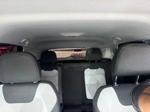 Used 2024 Chevrolet Trax LS w/ LS Convenience Package FWD image 10