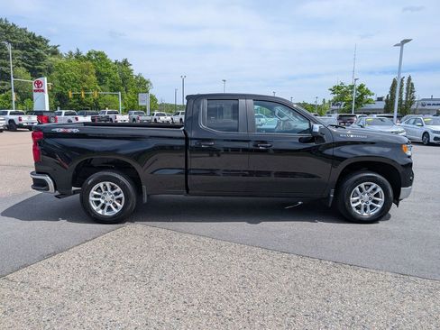 Used 2023 Chevrolet Silverado 1500 LT AWD/4WD image 7
