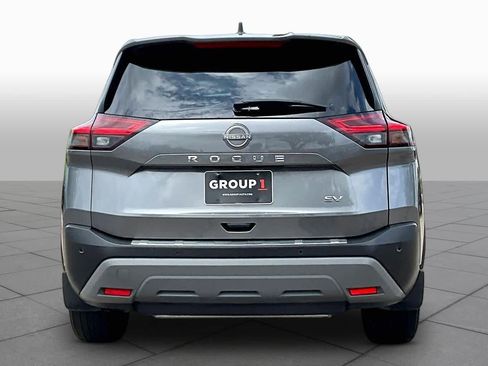 Used 2023 Nissan Rogue SV image 4